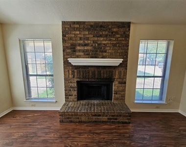 3125 Tudor Lane - Photo Thumbnail 5