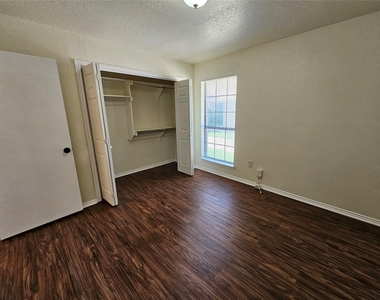 3125 Tudor Lane - Photo Thumbnail 16