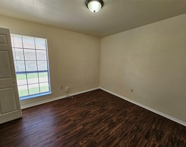 3125 Tudor Lane - Photo Thumbnail 15