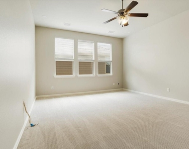2710 Westpoint Drive - Photo Thumbnail 25