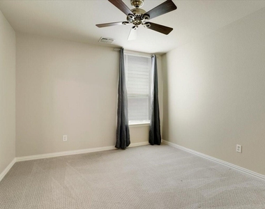 2710 Westpoint Drive - Photo Thumbnail 21