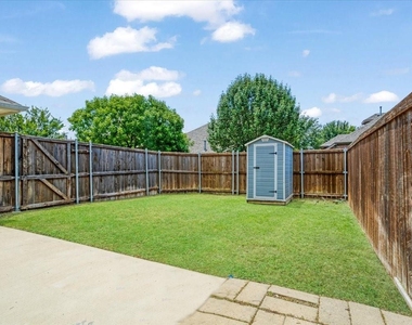2710 Westpoint Drive - Photo Thumbnail 29