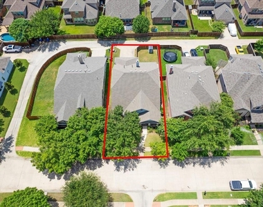 2710 Westpoint Drive - Photo Thumbnail 31