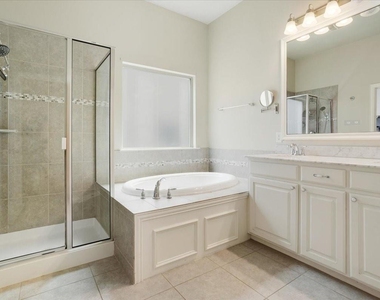 2710 Westpoint Drive - Photo Thumbnail 17