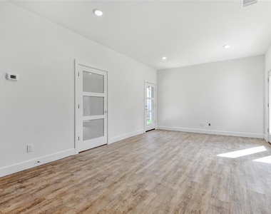 3260 W Crawford Street - Photo Thumbnail 11