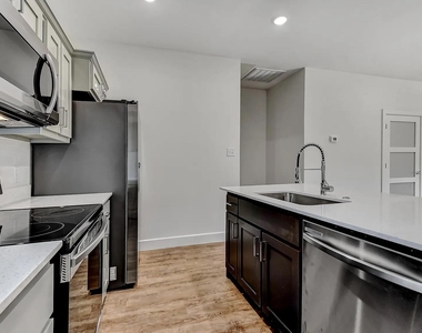 3260 W Crawford Street - Photo Thumbnail 3