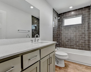 3260 W Crawford Street - Photo Thumbnail 6