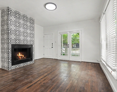 915 Annex Avenue - Photo Thumbnail 4