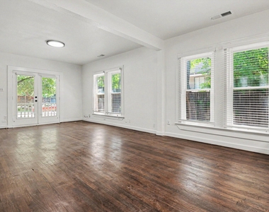 915 Annex Avenue - Photo Thumbnail 6