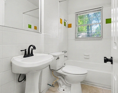 915 Annex Avenue - Photo Thumbnail 16