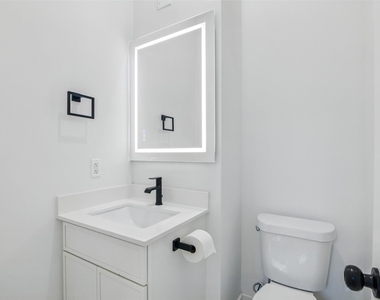 430 E 8th - Photo Thumbnail 13