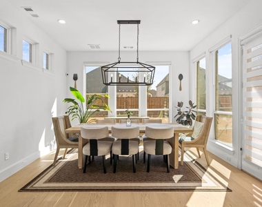 2541 Forestbrook Drive - Photo Thumbnail 15