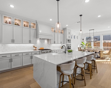 2541 Forestbrook Drive - Photo Thumbnail 11