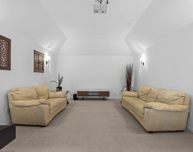 2541 Forestbrook Drive - Photo Thumbnail 31