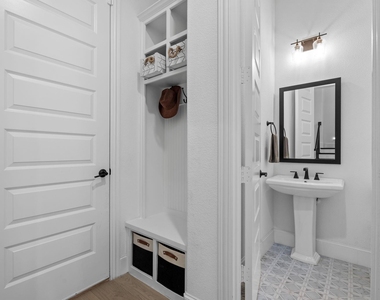 2541 Forestbrook Drive - Photo Thumbnail 34