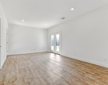 3260 W Crawford Street - Photo Thumbnail 12