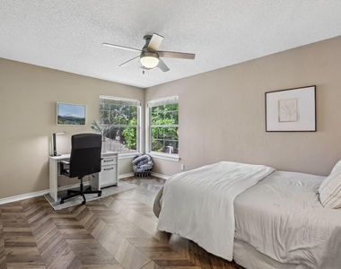 18765 Vista Del Sol - Photo Thumbnail 20