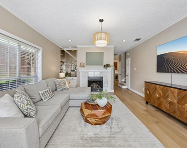 18765 Vista Del Sol - Photo Thumbnail 6