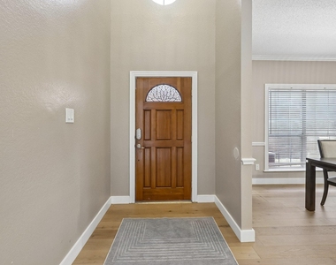 18765 Vista Del Sol - Photo Thumbnail 3