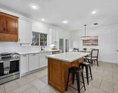 18765 Vista Del Sol - Photo Thumbnail 9