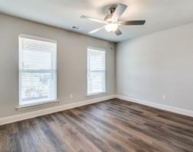 2906 Orchid Drive - Photo Thumbnail 10