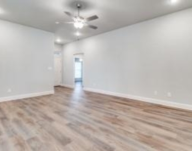 2906 Orchid Drive - Photo Thumbnail 2