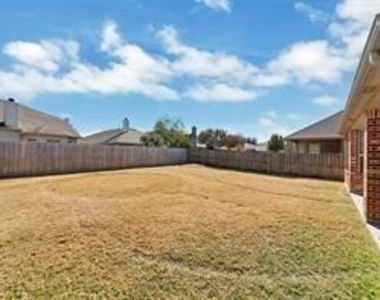 213 Willet Court - Photo Thumbnail 15