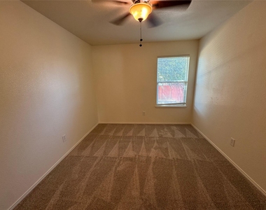 5729 Mirror Ridge Drive - Photo Thumbnail 14