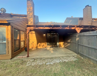 1910 Wilshire Drive - Photo Thumbnail 27