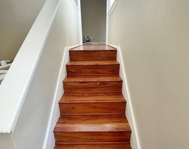 1910 Wilshire Drive - Photo Thumbnail 19