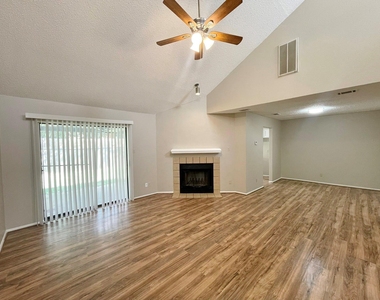 1910 Wilshire Drive - Photo Thumbnail 2