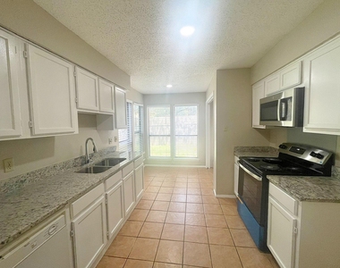1910 Wilshire Drive - Photo Thumbnail 9