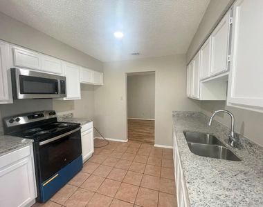 1910 Wilshire Drive - Photo Thumbnail 12