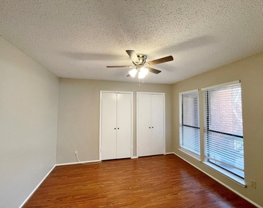 1910 Wilshire Drive - Photo Thumbnail 17