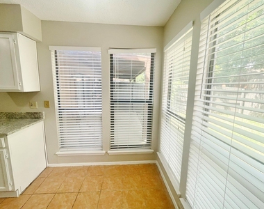 1910 Wilshire Drive - Photo Thumbnail 14