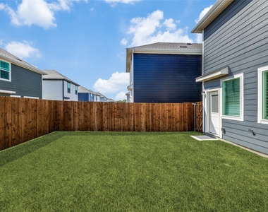 209 Tall Cedar Way - Photo Thumbnail 10