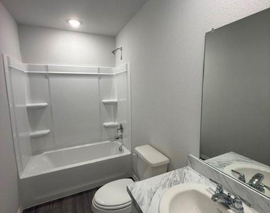 2889 Autumnwood Way - Photo Thumbnail 19