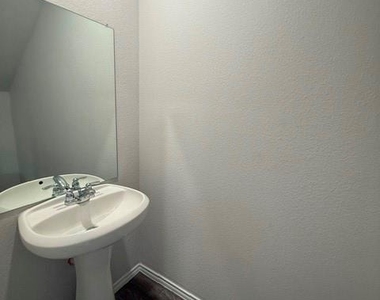 2889 Autumnwood Way - Photo Thumbnail 21