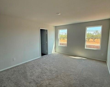 2889 Autumnwood Way - Photo Thumbnail 8