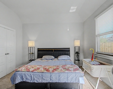 415 Travine Drive - Photo Thumbnail 10