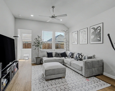 415 Travine Drive - Photo Thumbnail 4