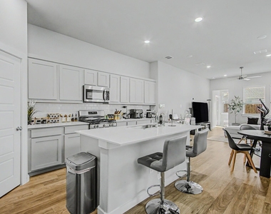 415 Travine Drive - Photo Thumbnail 15