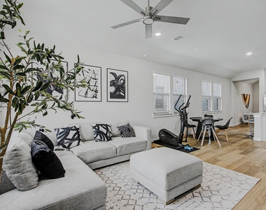 415 Travine Drive - Photo Thumbnail 12