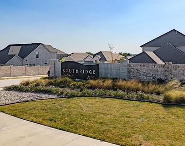 415 Travine Drive - Photo Thumbnail 30