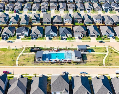 415 Travine Drive - Photo Thumbnail 31