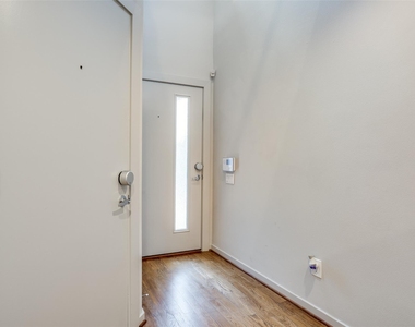 4213 Dickason Avenue - Photo Thumbnail 4