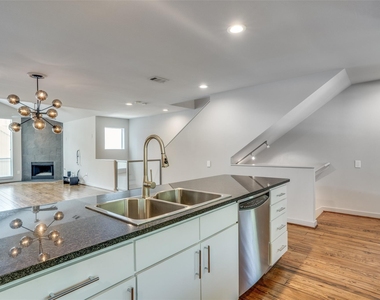4213 Dickason Avenue - Photo Thumbnail 14