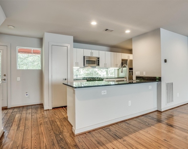 4213 Dickason Avenue - Photo Thumbnail 10