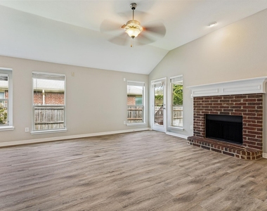 417 Brookhollow Lane - Photo Thumbnail 6