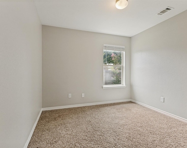 417 Brookhollow Lane - Photo Thumbnail 16